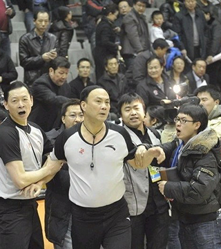 纳格尔斯曼谈征召萨内：他在欧冠和土超表现得很好（纳格尔斯曼解释召入萨内原因：他在欧冠与土超状态出色）