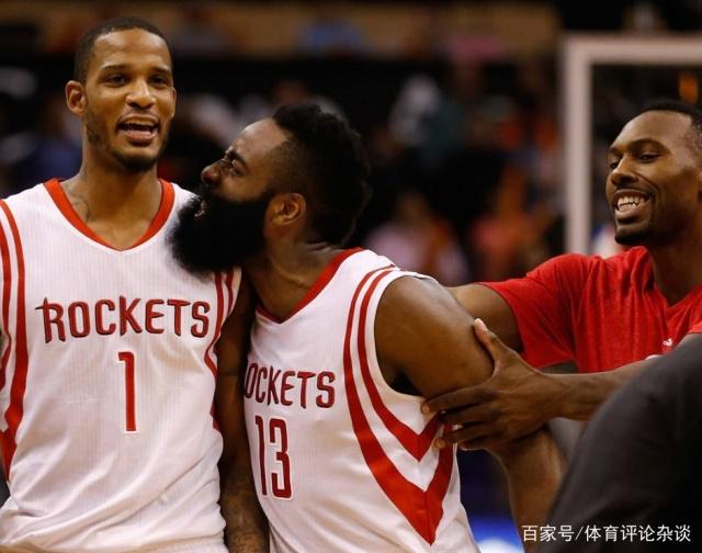 中甲半场：安以恩笑纳对方门将大礼，辽宁铁人暂1-0佛山南狮（中甲半场：安以恩抓住门将失误，辽宁铁人暂1-0领先佛山南狮）