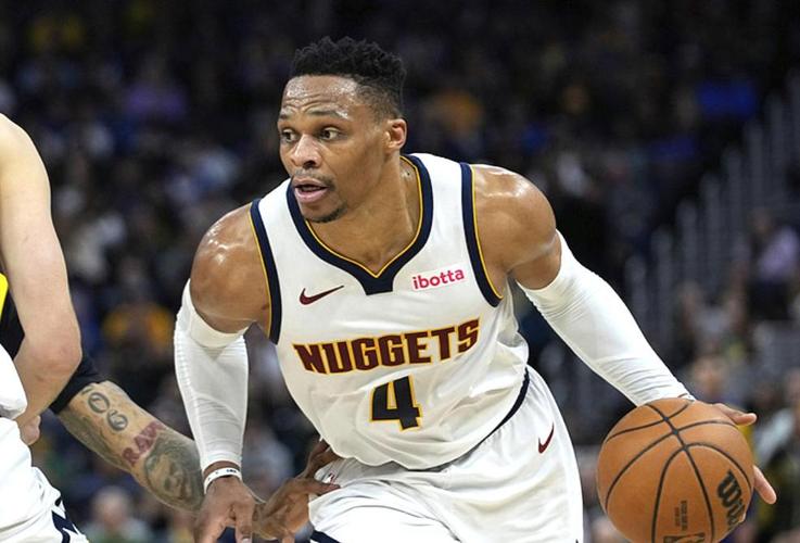 克尼佩尔高效表现，助力球队获胜（克尼佩尔效率爆棚，带队拿下胜利）