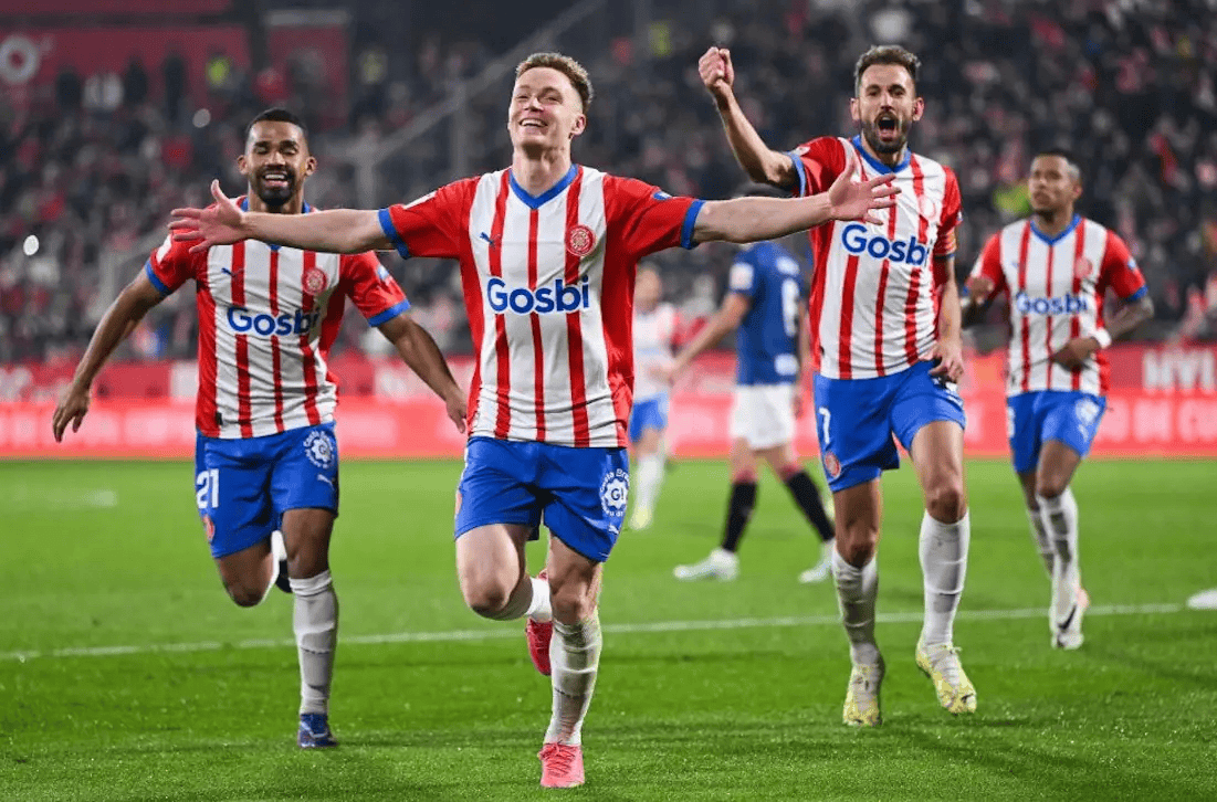 曼联2弃将左右意甲冠军，4500万前锋梅开二度，那不勒斯5连胜登顶（曼联两旧将影响意甲争冠格局，4500万锋霸梅开二度，那不勒斯豪取五连胜登顶榜首）