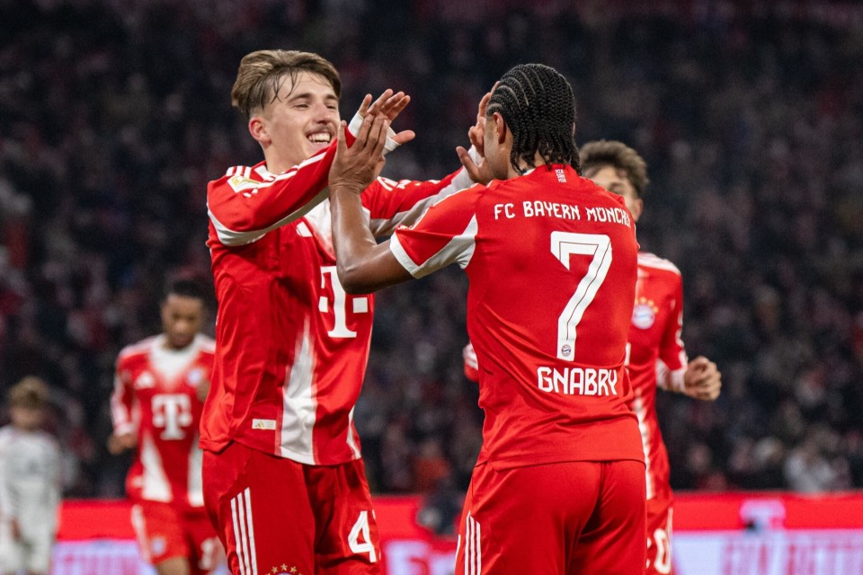 终于进球！亨特跟进正面射中三分 为骑士打破运动战得分荒（亨特正面跟进命中三分，骑士终于终结运动战得分荒）